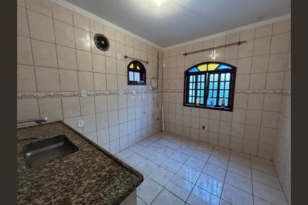 Casa para alugar com 130m², 2 quartos e 2 vagasCozinha