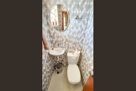 Casa à venda com 380m², 5 quartos e 3 vagasBanheiro da Suíte