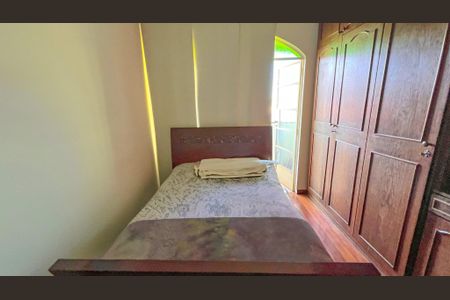 Casa à venda com 380m², 5 quartos e 3 vagasQuarto 2