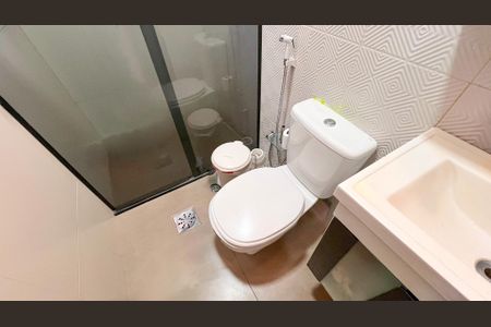 Casa à venda com 380m², 5 quartos e 3 vagasBanheiro Social 1