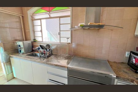 Casa à venda com 380m², 5 quartos e 3 vagasCozinha