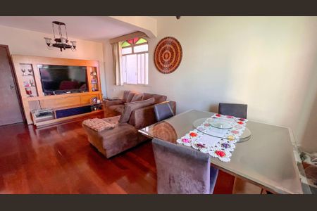 Casa à venda com 380m², 5 quartos e 3 vagasSala