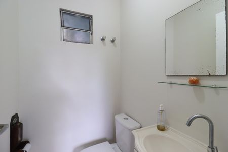 Casa à venda com 127m², 2 quartos e 2 vagasLavabo