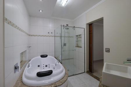 Casa à venda com 127m², 2 quartos e 2 vagasBanheiro da Suíte