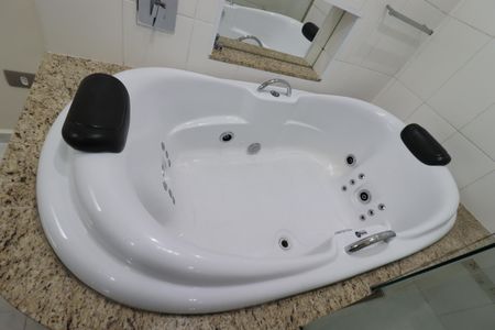 Casa à venda com 127m², 2 quartos e 2 vagasBanheiro da Suíte - Banheira