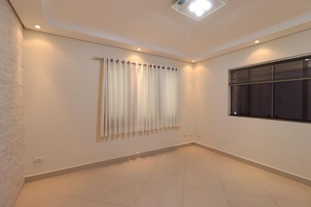 Casa à venda com 127m², 2 quartos e 2 vagasSala