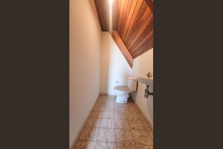 Casa de condomínio à venda com 300m², 3 quartos e 8 vagasBanheiro do Sótão