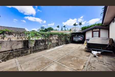 Casa de condomínio à venda com 300m², 3 quartos e 8 vagasÁrea Externa