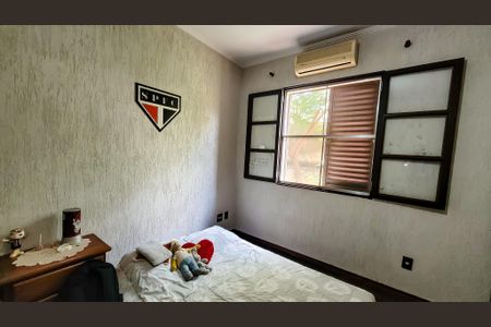 Casa de condomínio à venda com 300m², 3 quartos e 8 vagasQuarto 1
