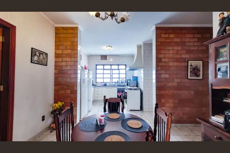 Casa de condomínio à venda com 300m², 3 quartos e 8 vagasCozinha