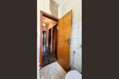 Casa de condomínio à venda com 300m², 3 quartos e 8 vagasBanheiro