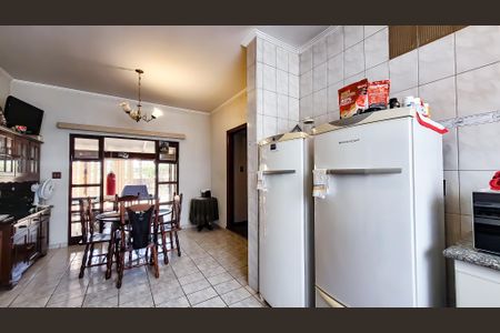 Casa de condomínio à venda com 300m², 3 quartos e 8 vagasCozinha