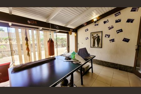 Casa de condomínio à venda com 300m², 3 quartos e 8 vagasEspaço Gourmet