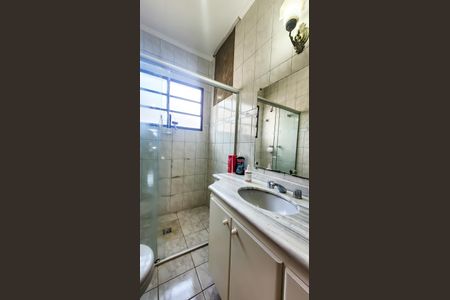 Casa de condomínio à venda com 300m², 3 quartos e 8 vagasBanheiro