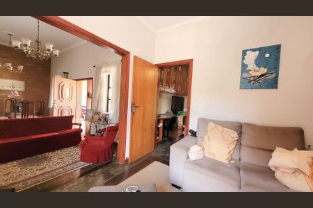 Casa de condomínio à venda com 300m², 3 quartos e 8 vagasSala