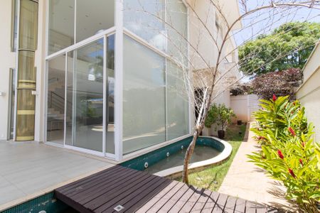 Casa de condomínio à venda com 536m², 5 quartos e 6 vagasÁrea externa