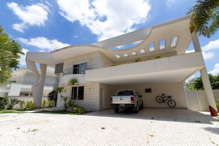 Casa de condomínio à venda com 536m², 5 quartos e 6 vagasFachada