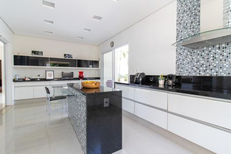 Casa de condomínio à venda com 536m², 5 quartos e 6 vagasCozinha