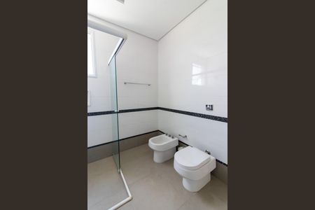 Casa de condomínio à venda com 536m², 5 quartos e 6 vagasBanheiro da Suíte 3