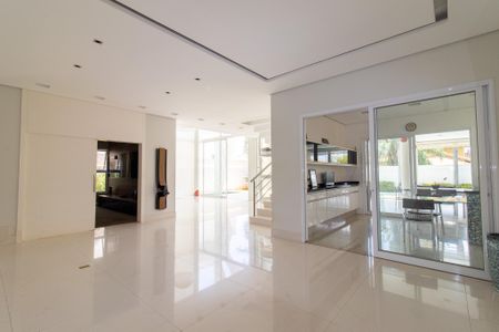 Casa de condomínio à venda com 536m², 5 quartos e 6 vagasSala