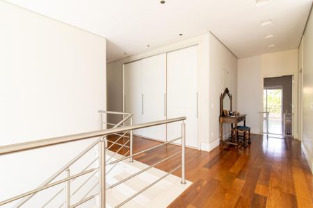 Casa de condomínio à venda com 536m², 5 quartos e 6 vagasSala