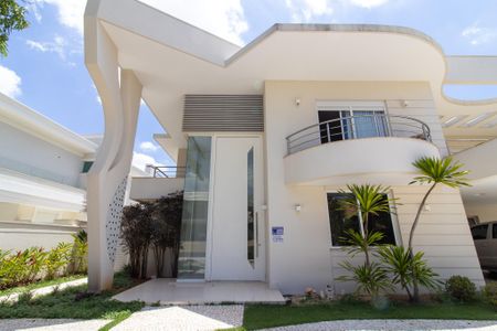 Casa de condomínio à venda com 536m², 5 quartos e 6 vagasFachada