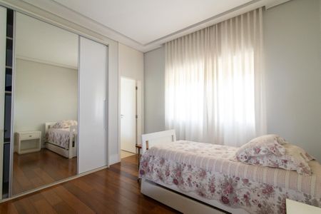 Casa de condomínio à venda com 536m², 5 quartos e 6 vagasSuíte 5