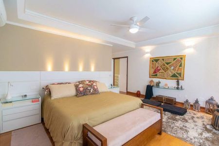 Casa de condomínio à venda com 574m², 6 quartos e 4 vagas