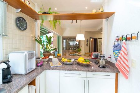 Casa de condomínio à venda com 574m², 6 quartos e 4 vagas