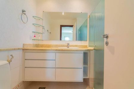 Casa de condomínio à venda com 574m², 6 quartos e 4 vagas