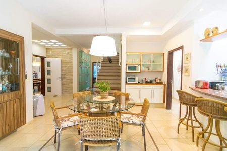 Casa de condomínio à venda com 574m², 6 quartos e 4 vagas