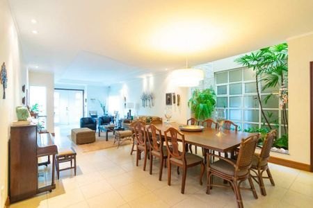 Casa de condomínio à venda com 574m², 6 quartos e 4 vagas