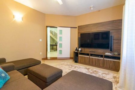 Casa de condomínio à venda com 574m², 6 quartos e 4 vagas