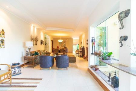 Casa de condomínio à venda com 574m², 6 quartos e 4 vagas