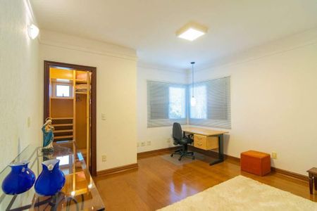 Casa de condomínio à venda com 574m², 6 quartos e 4 vagas