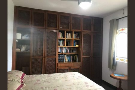 Casa de condomínio à venda com 300m², 3 quartos e 10 vagas