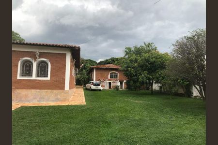 Casa de condomínio à venda com 300m², 3 quartos e 10 vagas