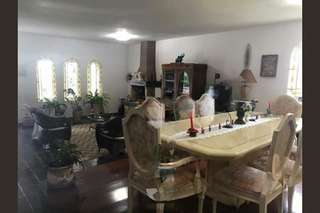 Casa de condomínio à venda com 300m², 3 quartos e 10 vagas