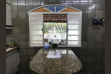 Casa de condomínio à venda com 300m², 3 quartos e 10 vagas