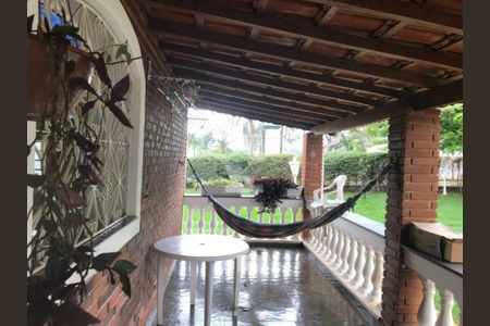 Casa de condomínio à venda com 300m², 3 quartos e 10 vagas