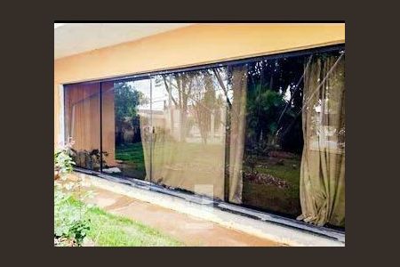 Casa à venda com 320m², 3 quartos e 10 vagas