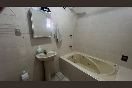 Casa à venda com 168m², 2 quartos e 2 vagasBanheiro Social 2