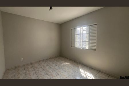 Casa à venda com 168m², 2 quartos e 2 vagasQuarto 4