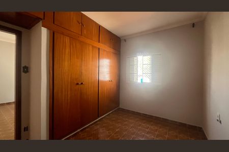 Casa à venda com 168m², 2 quartos e 2 vagasQuarto