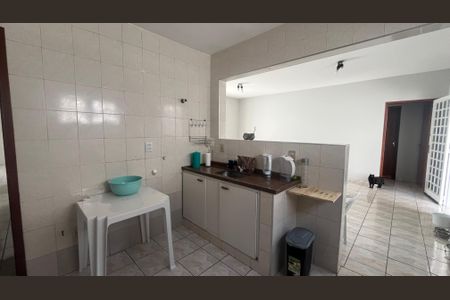 Casa à venda com 168m², 2 quartos e 2 vagasCozinha