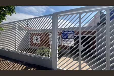 Casa à venda com 168m², 2 quartos e 2 vagasFachada