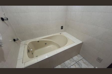 Casa à venda com 168m², 2 quartos e 2 vagasBanheiro Social 2