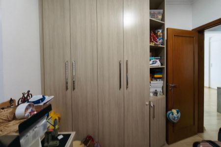 Casa de condomínio à venda com 262m², 4 quartos e 4 vagasQuarto 2