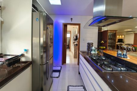 Casa de condomínio à venda com 262m², 4 quartos e 4 vagasCozinha