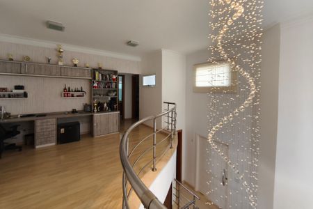 Casa de condomínio à venda com 262m², 4 quartos e 4 vagasEscritório